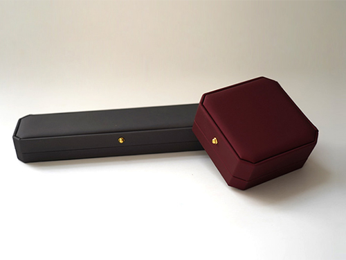 改進印刷(shuā)工藝，發展綠(lü)色印刷